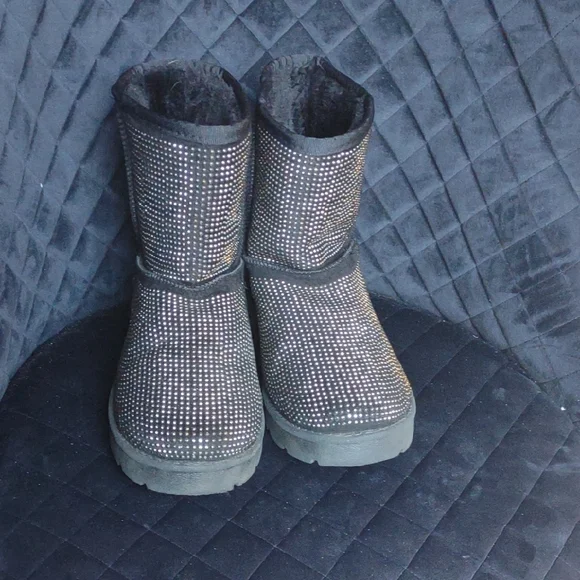 TOP Moda Silver Winter Boots - Picture 2 of 6